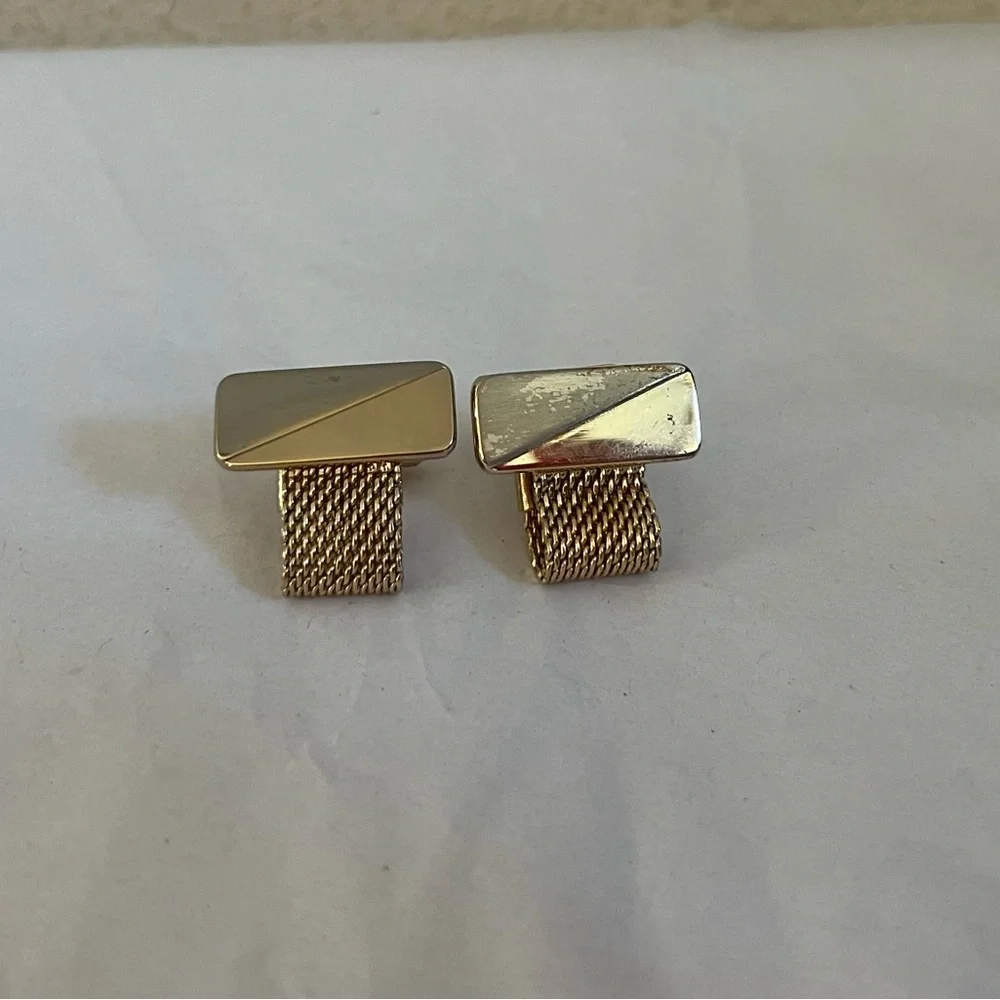 Vintage Hickok USA Gold Tone Mesh Wrap Cufflinks Rectangular Mid Century